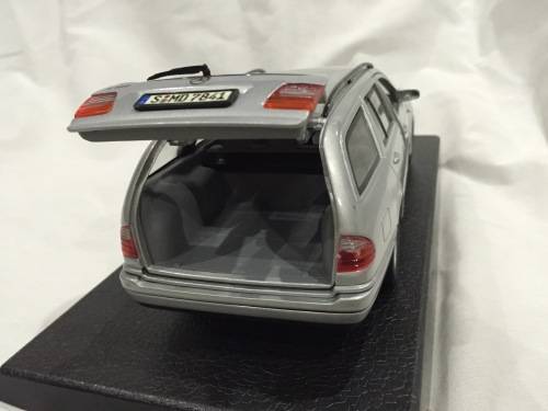 Mercedes-Benz E420 Wagon 1:18 Scale